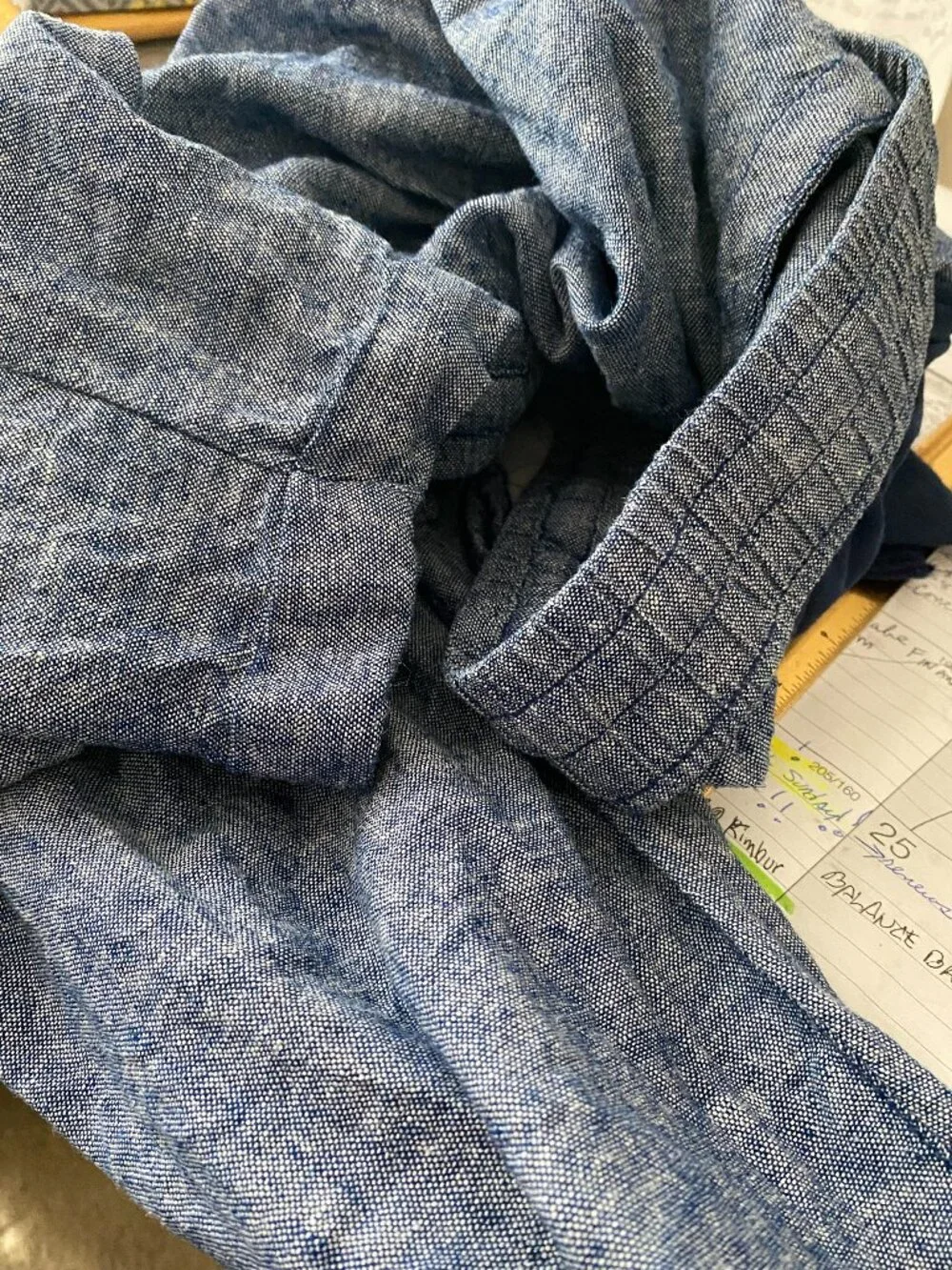 Old Navy XXL Capris Elastic/drawstring 4 pockets, 55% linen 45% Rayon ViscoseEUC